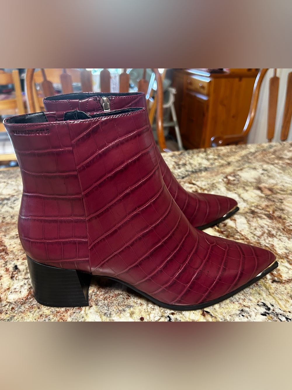 NEW Kenneth Cole Croc-Embossed Wine Ankle Boots size 10 Pointed Cowboy Boot Toe